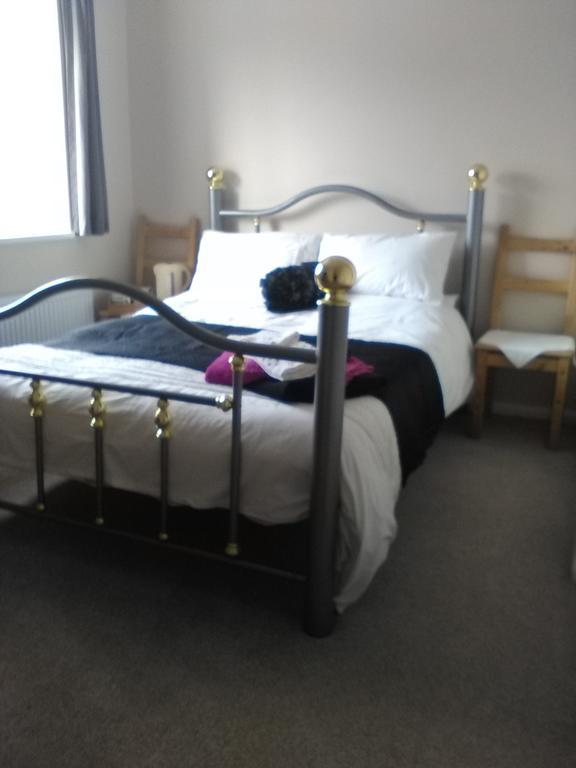 Carters Guesthouse มิลตันคีนส์ ห้อง รูปภาพ